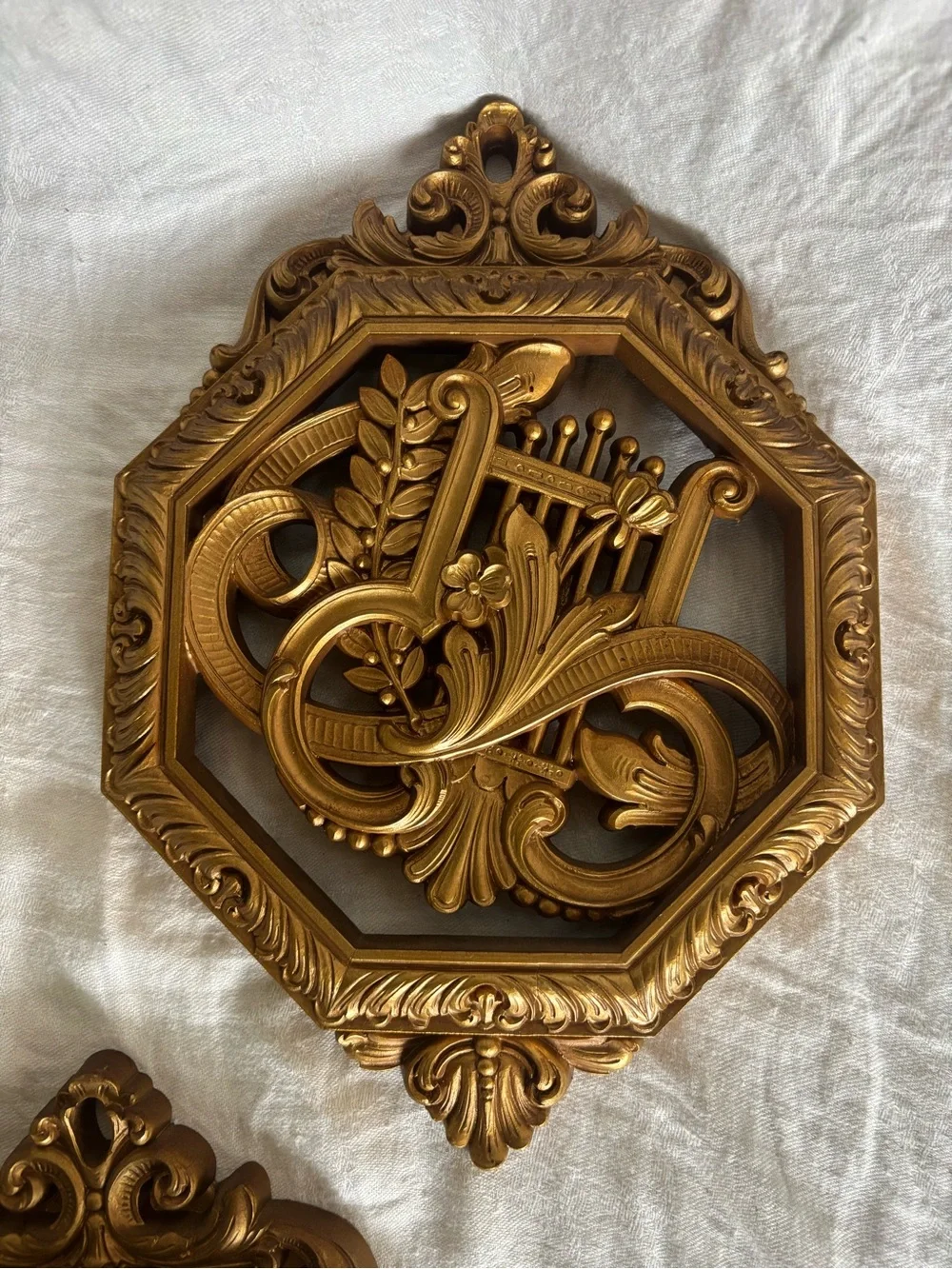 HOMCO Musical Wall Plaque Set - Decorative Home Wall Art